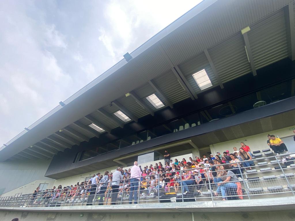 FOOT à l’Ecole Remise des Dotations Ecole Jean Laroche SITE